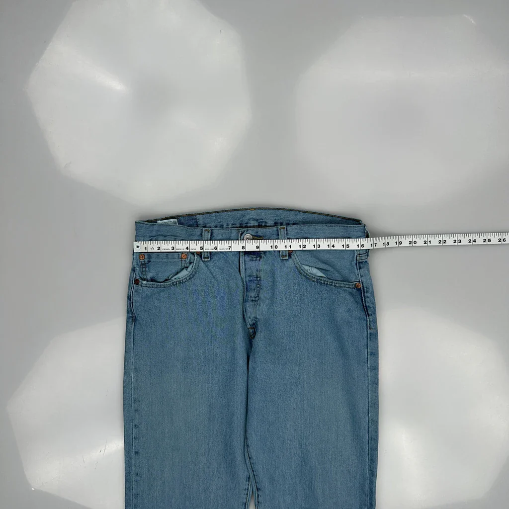 501 Levis Jeans - 33W 32L Blue Cotton - Image 3