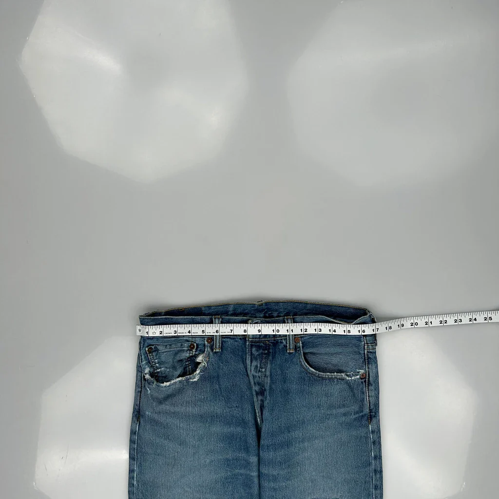 501 Levis Jeans - 33W 32L Blue Cotton - Image 3