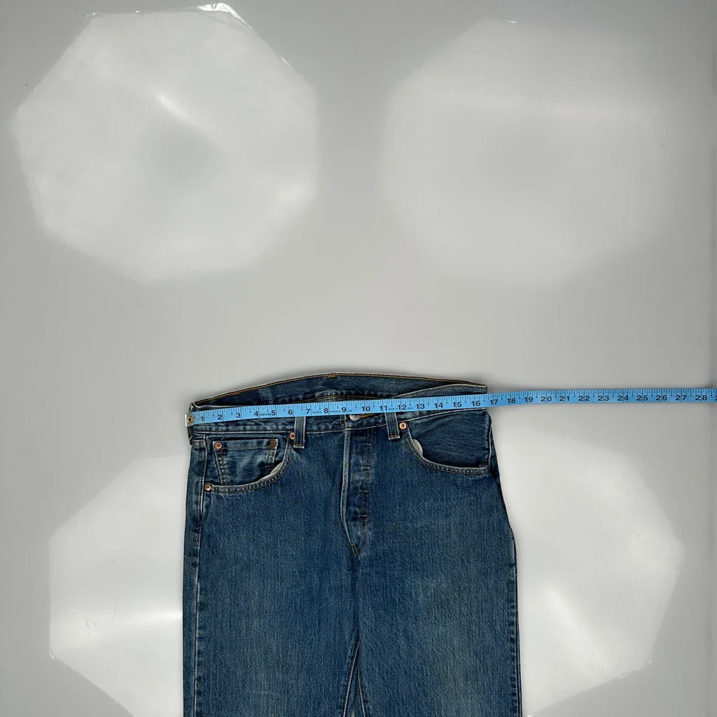 501 Levis Jeans - 33W 31L Blue Cotton - Image 3
