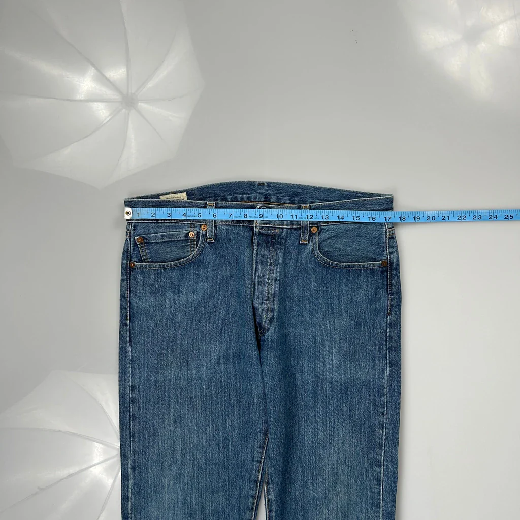501 Levis Jeans - 34W 29L Blue Cotton - Image 3