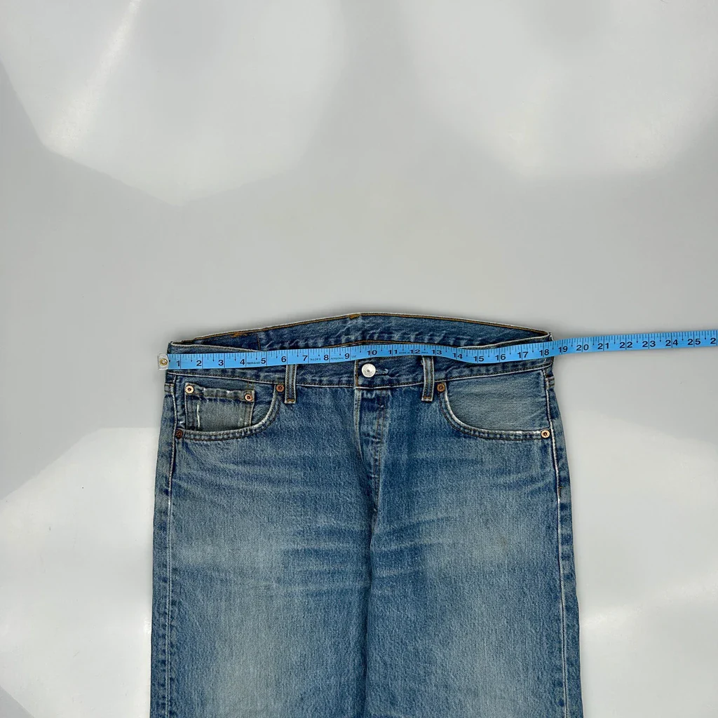 501 Levis Jeans - 36W 26L Blue Denim - Image 3