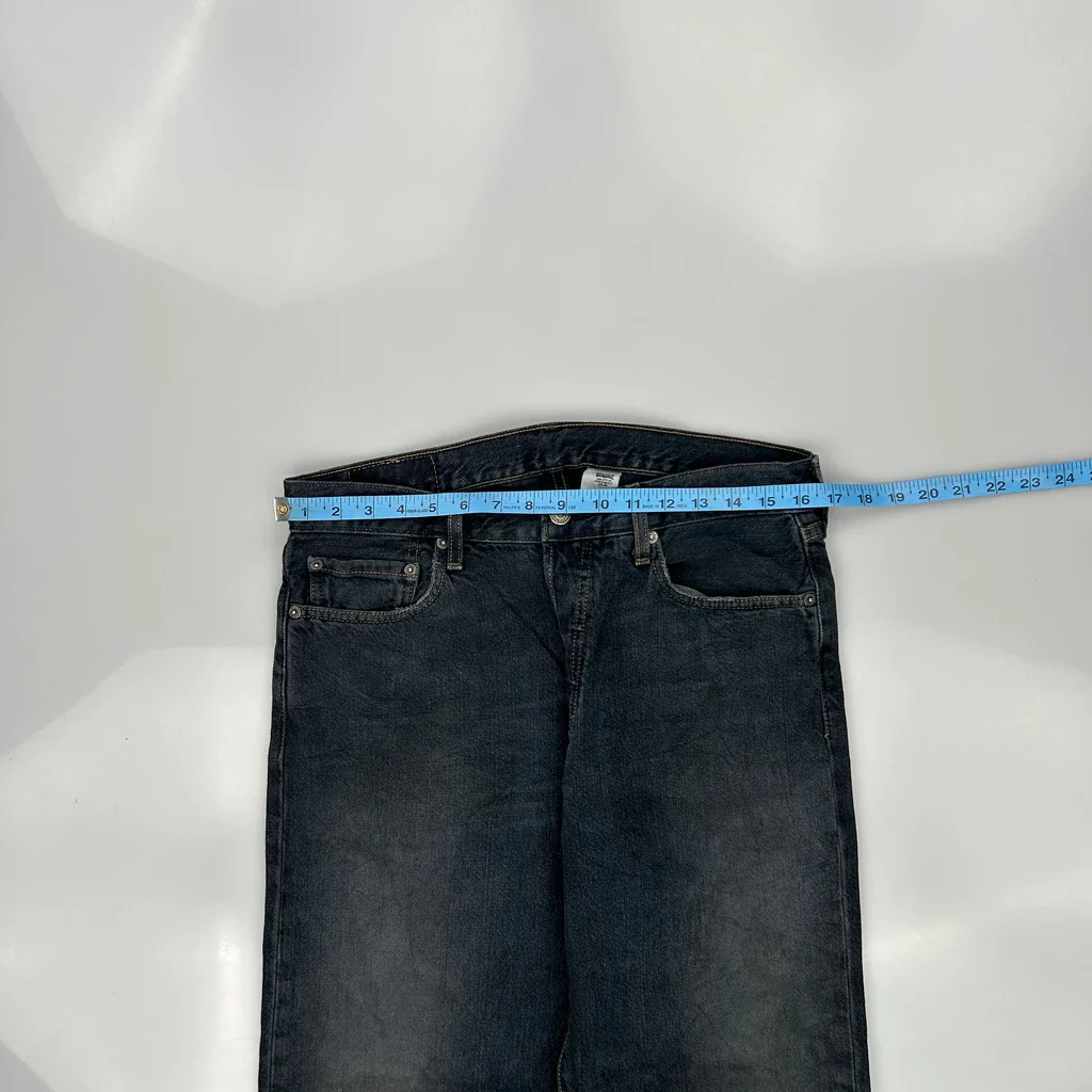 501 Levis Jeans - 33W 30L Dark Wash Denim - Image 3