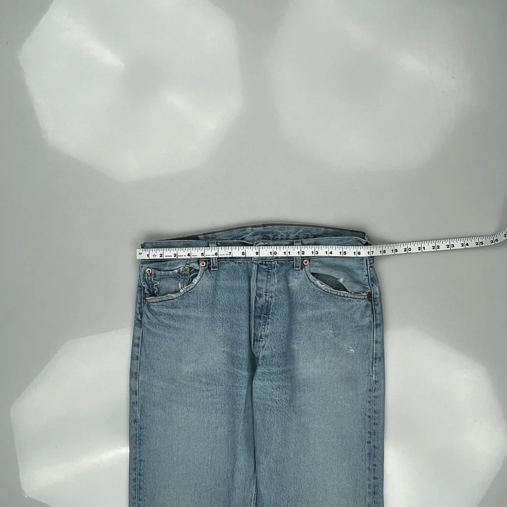 501 Levis Jeans - 33W 33L Light Wash Denim - Image 3