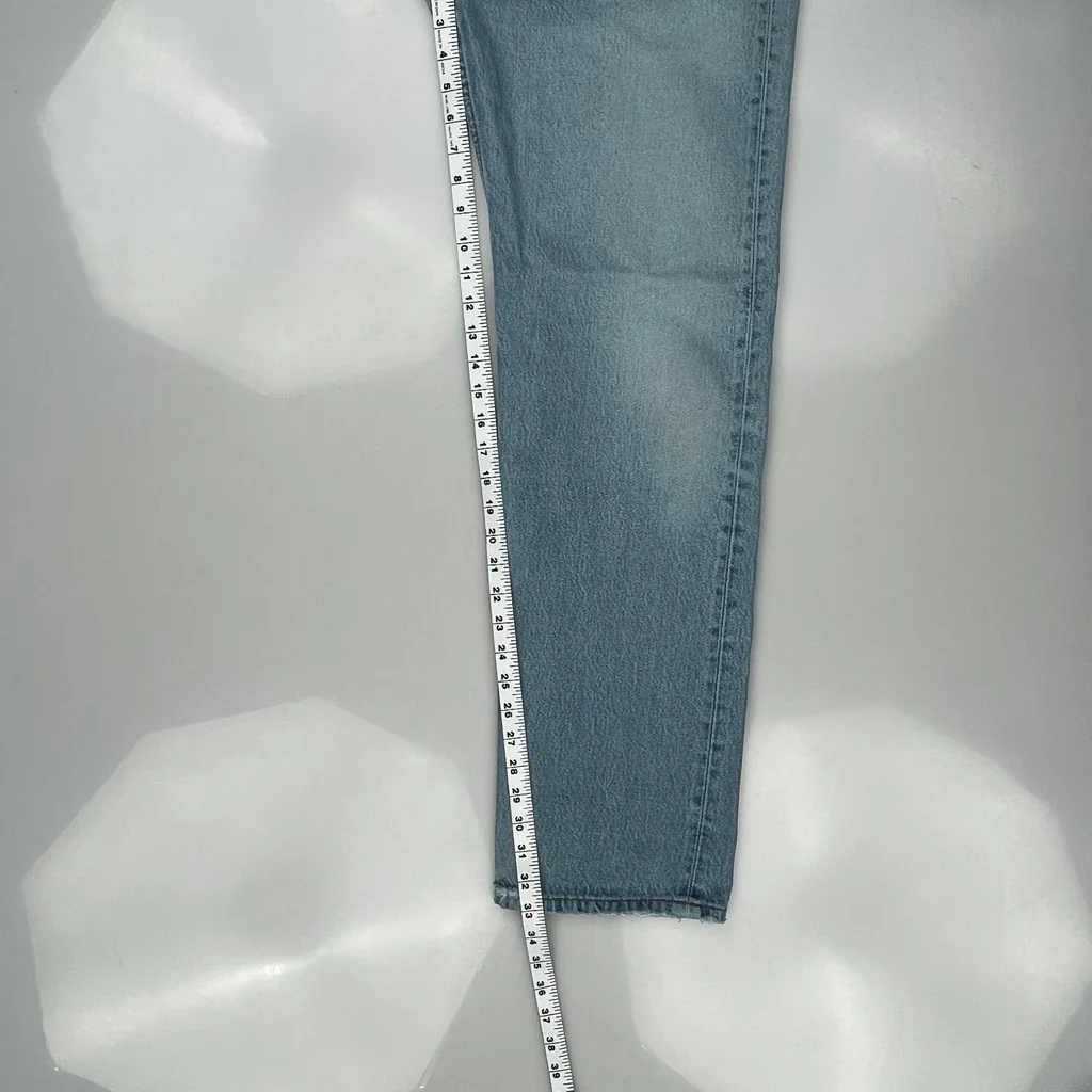 501 Levis Jeans - 33W 33L Light Wash Denim - Image 5