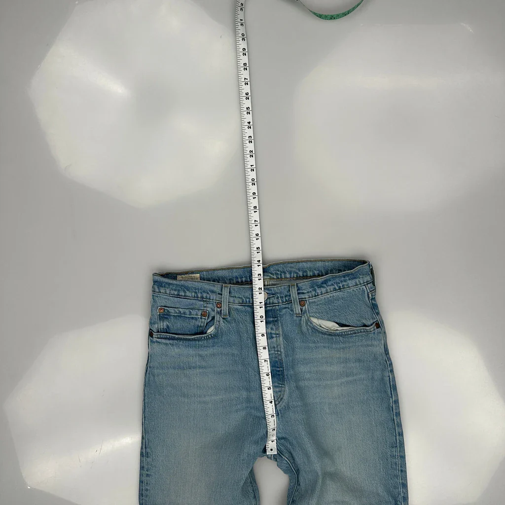 501 Levis Cropped Jeans - 32W UK 12 Light Wash Denim - Image 4