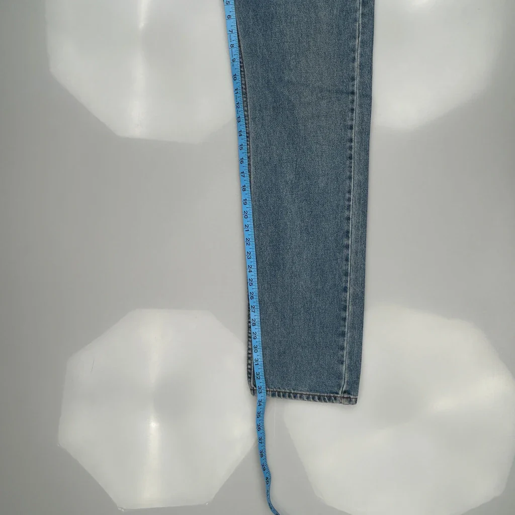 505 Levis Jeans - 33W 33L Blue Denim - Image 6
