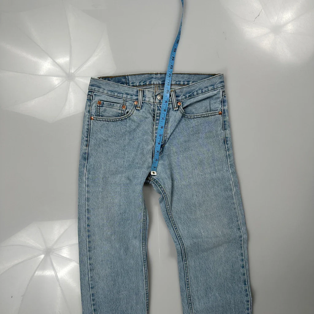 505 Levis Jeans - 31W 30L Light Wash Denim - Image 4