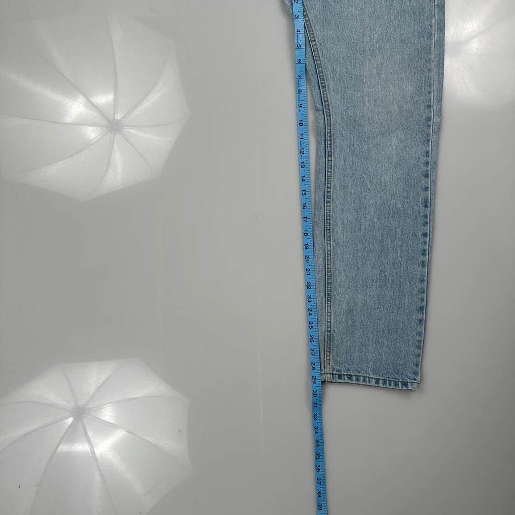 505 Levis Jeans - 31W 30L Light Wash Denim - Image 5