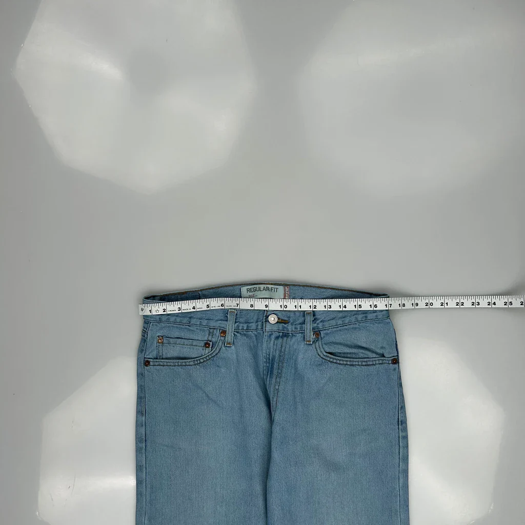 505 Levis Jeans - 33W 33L Light Wash Denim - Image 3