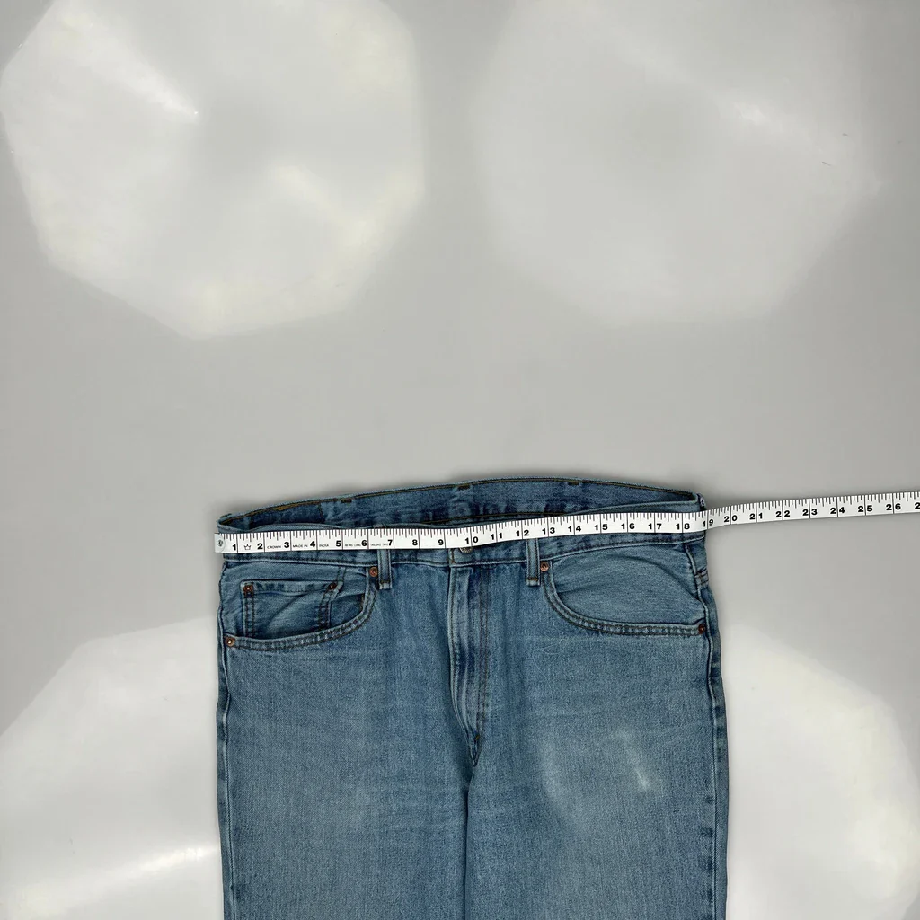 516 Levis Jeans - 36W 32L Light Wash Denim - Image 3