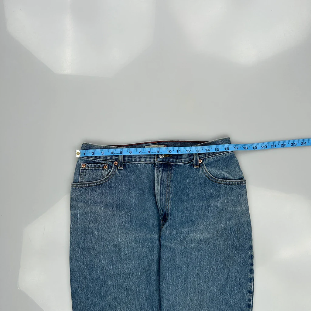 550 Levis Jeans - 33W 28L Blue Denim - Image 3