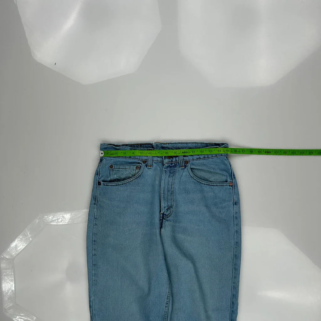 550 Levis Jeans - 30W 29L Light Wash Denim - Image 3
