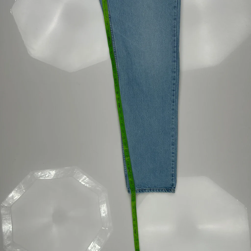 550 Levis Jeans - 32W 34L Light Wash Cotton - Image 5
