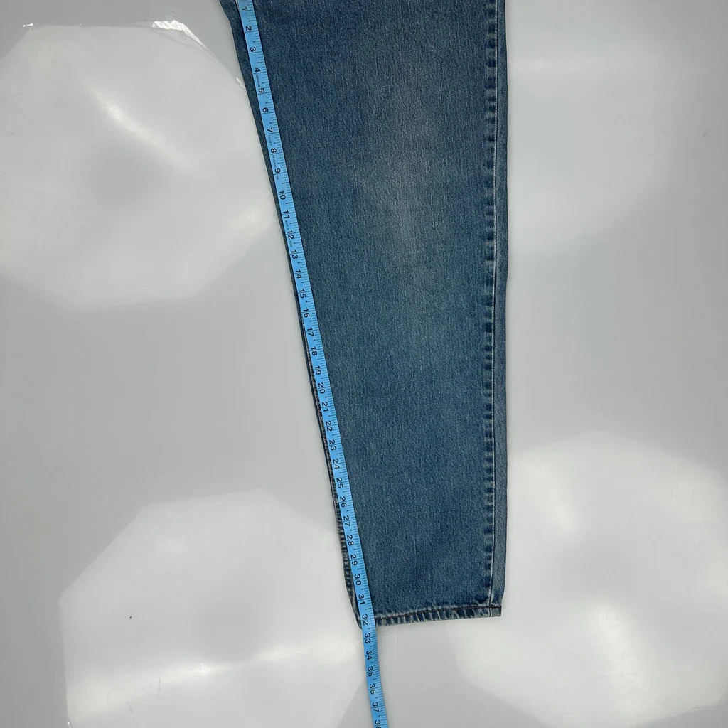560 Levis Jeans - 32W 33L Blue Cotton - Image 5