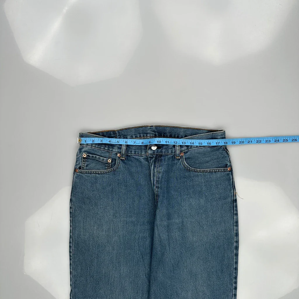 560 Levis Jeans - 36W 30L Blue Cotton - Image 3