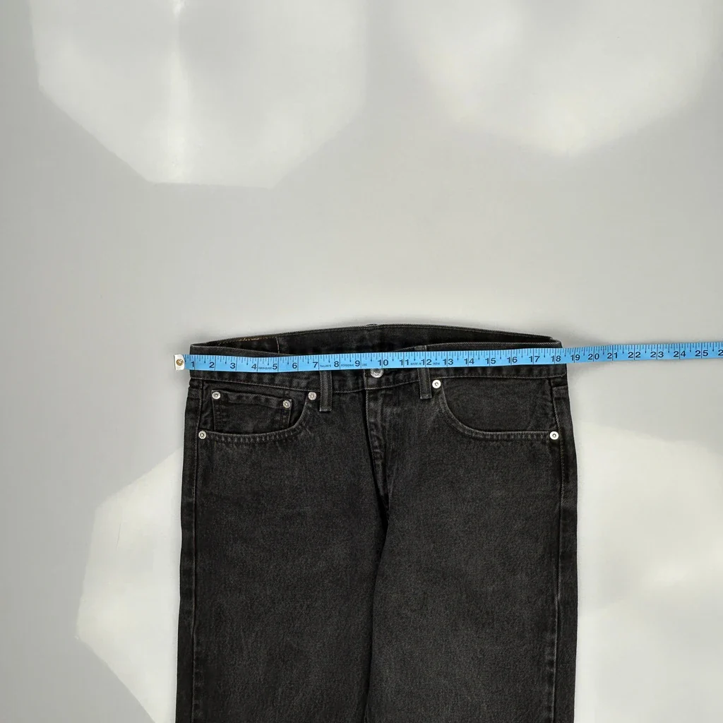 560 Levis Jeans - 36W 31L Gray Denim - Image 3