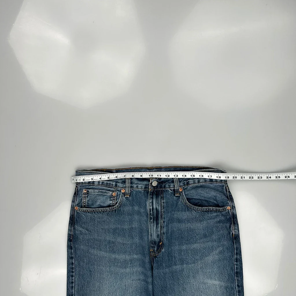 565 Levis Jeans - 37W 28L Blue Cotton - Image 3