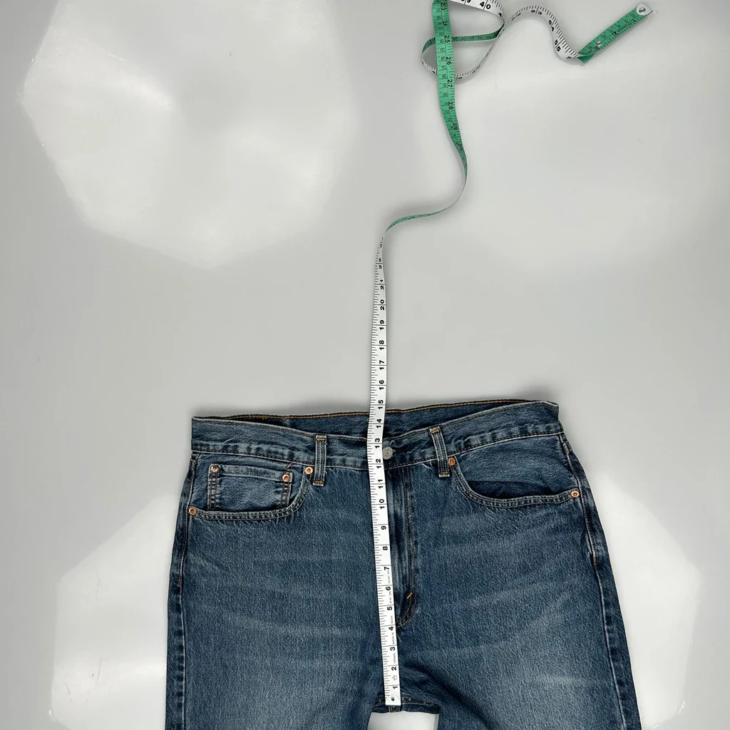565 Levis Jeans - 37W 28L Blue Cotton - Image 4