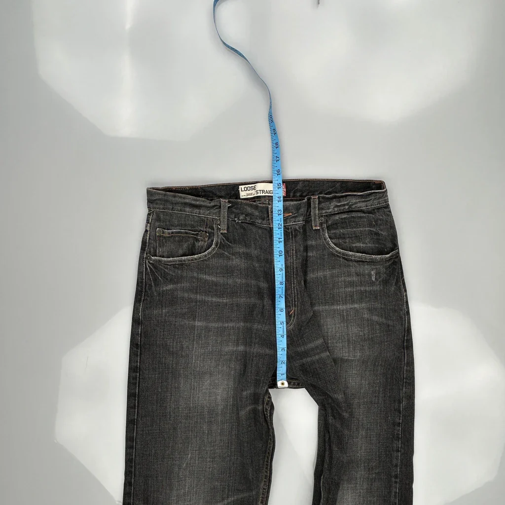 569 Levis Jeans - 35W 32L Gray Denim - Image 4