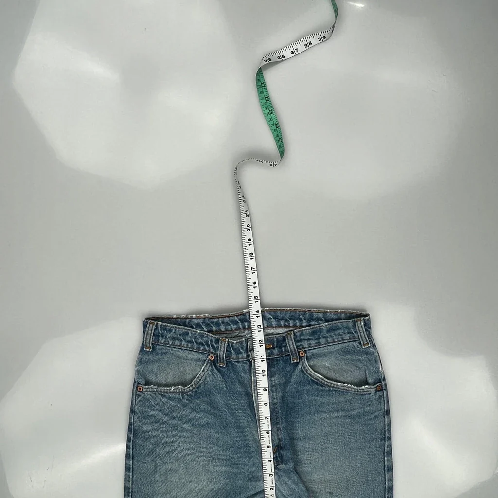 90S Levis Jeans - 32W 31L Light Wash Denim - Image 4