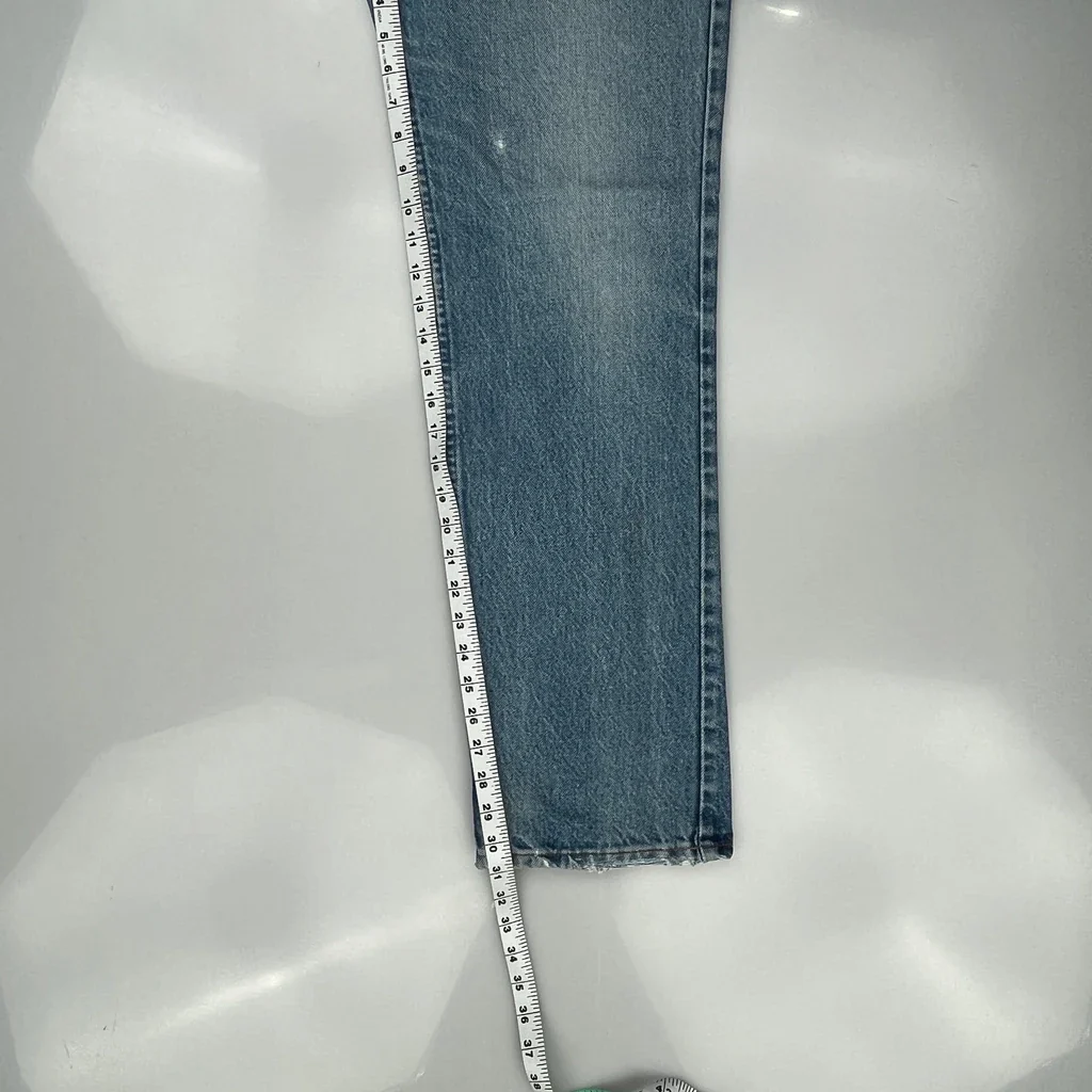 90S Levis Jeans - 32W 31L Light Wash Denim - Image 5