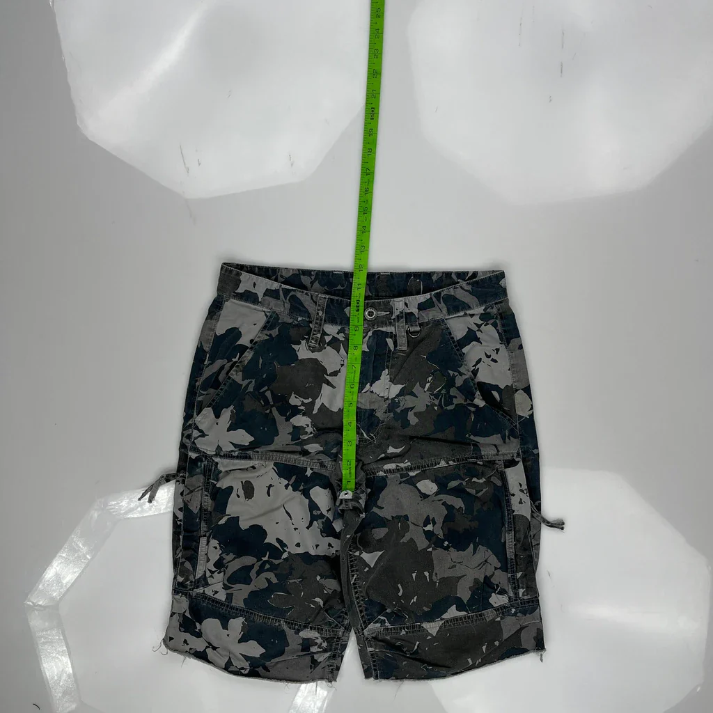 Armani Exchange Camo Cargo Shorts - 28W 10L Grey Cotton - Image 4