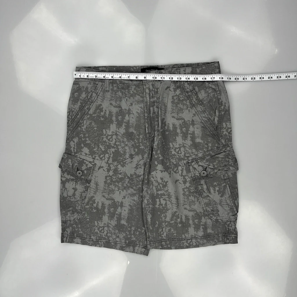 Calvin Klein Jeans Camo Cargo Shorts - 34W 11L Grey Cotton - Image 3