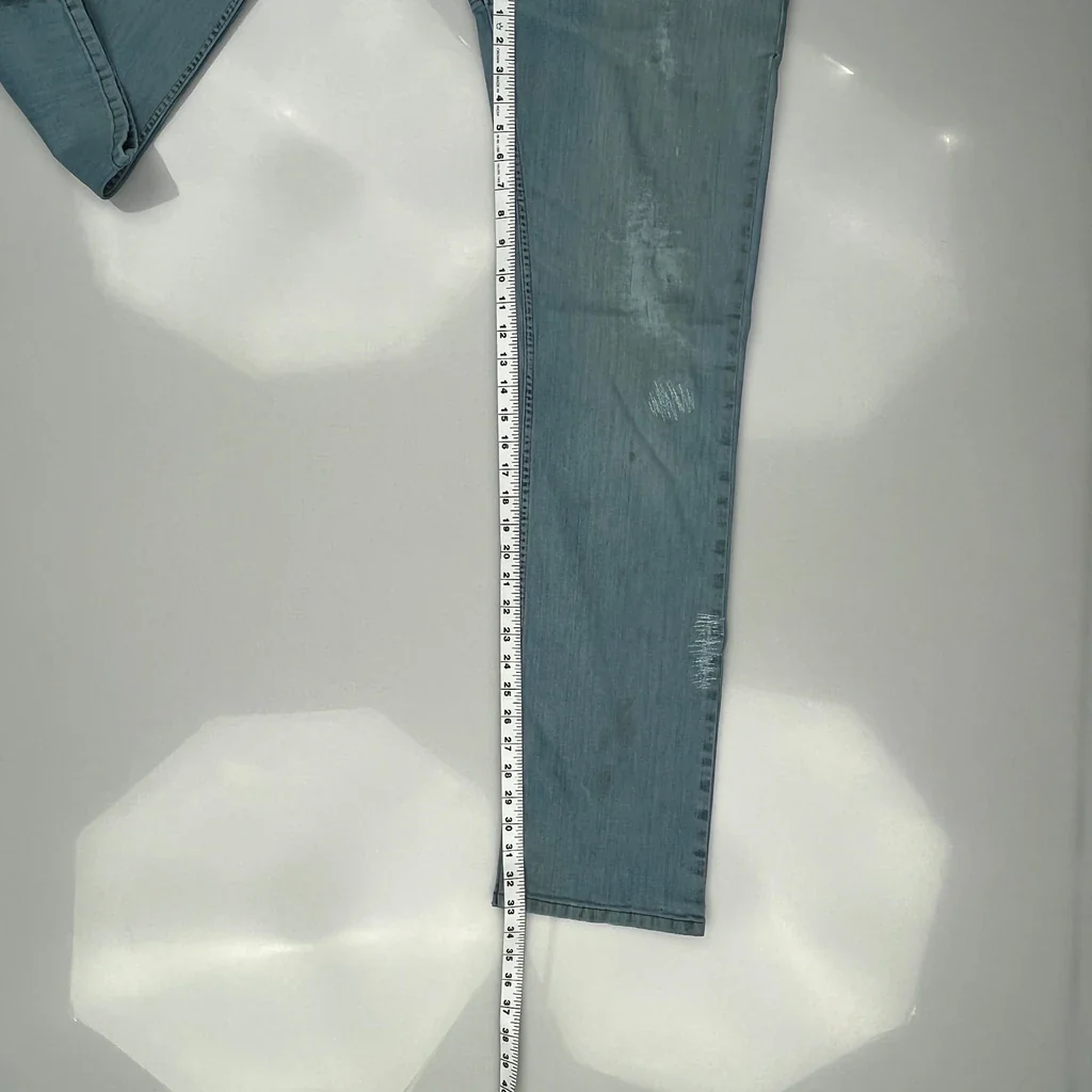 Carhartt Jeans - 32W 33L Light Wash Denim - Image 6