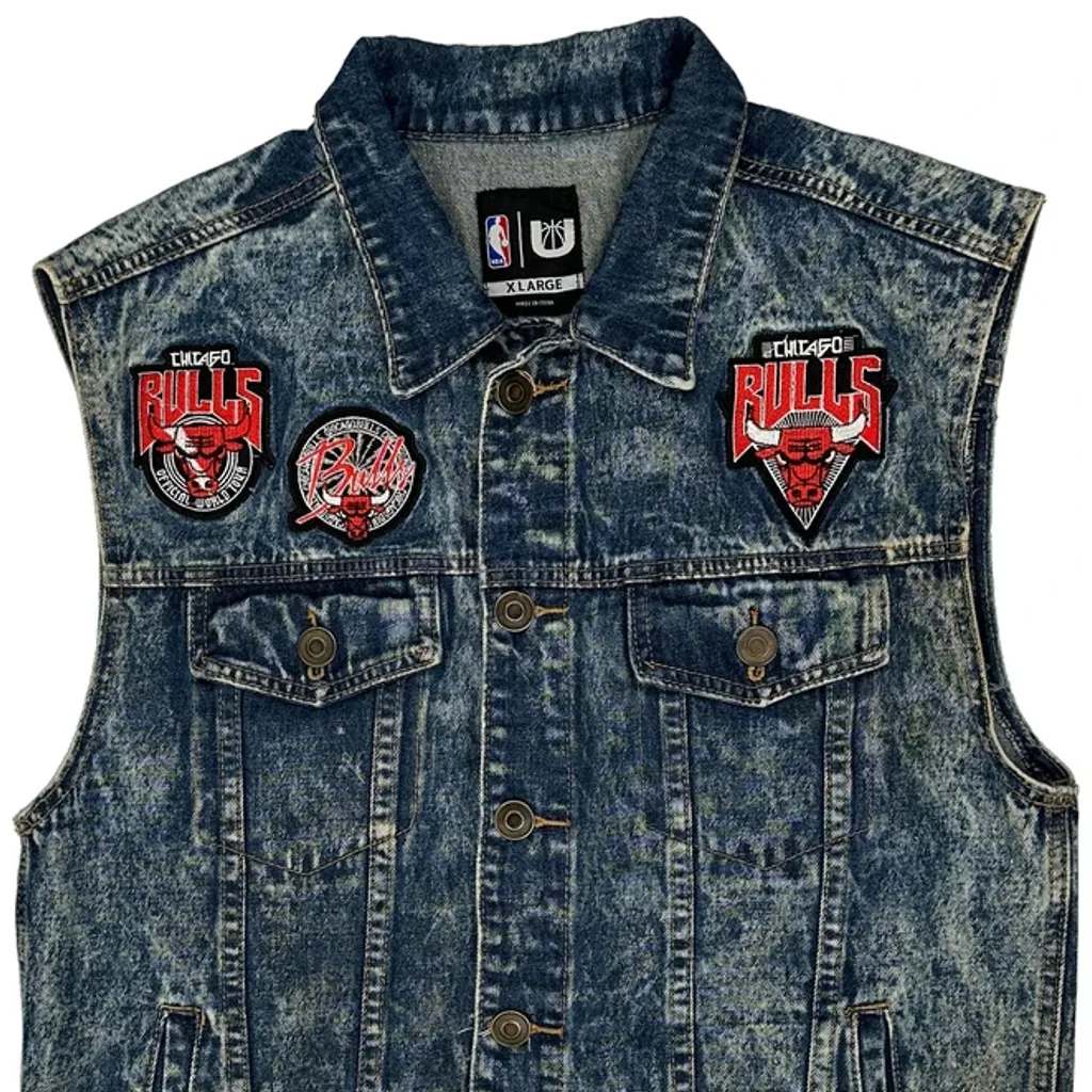 Chicago Bulls Nba Graphic Denim Gilet - XL Acid Wash Denim - Image 4