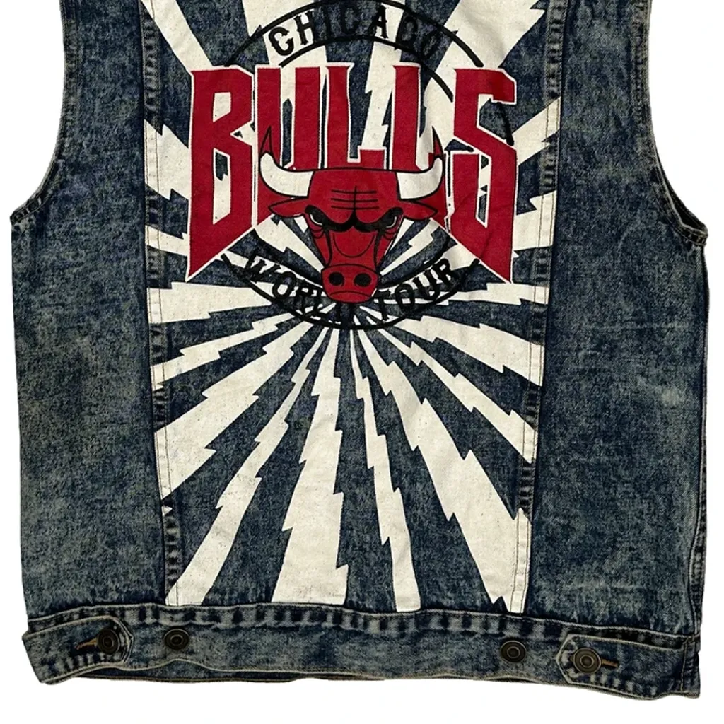 Chicago Bulls Nba Graphic Denim Gilet - XL Acid Wash Denim - Image 7