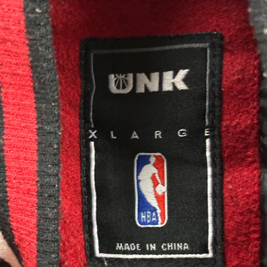 Chicago Bulls Unk Graphic Varsity Jacket - XL Red Leather - Image 3