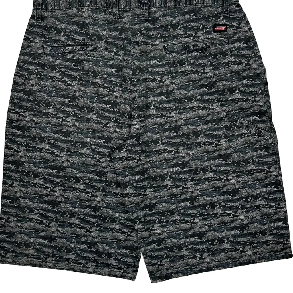 Dickies Baggy Camo Shorts - 36W 10L Grey Cotton - Image 7