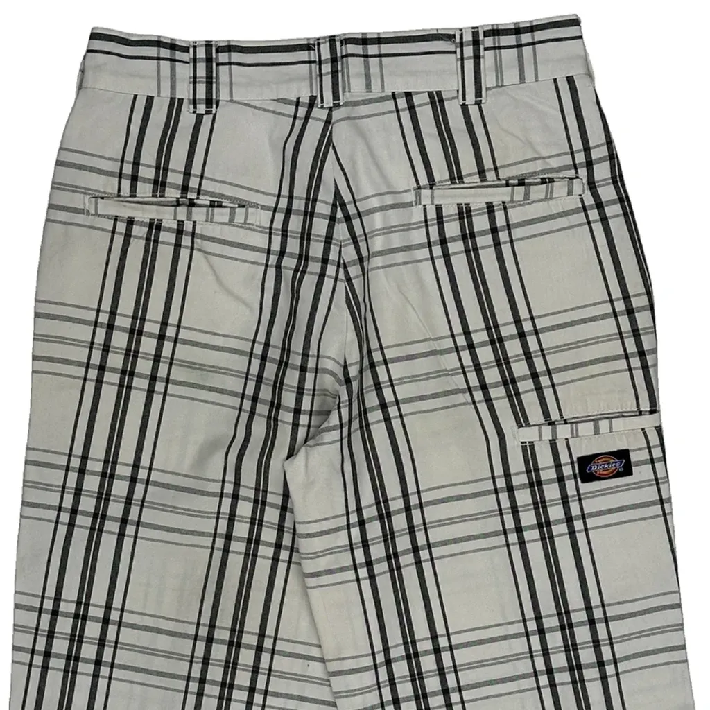 Dickies Checked Shorts - 28W 11L White Cotton - Image 6