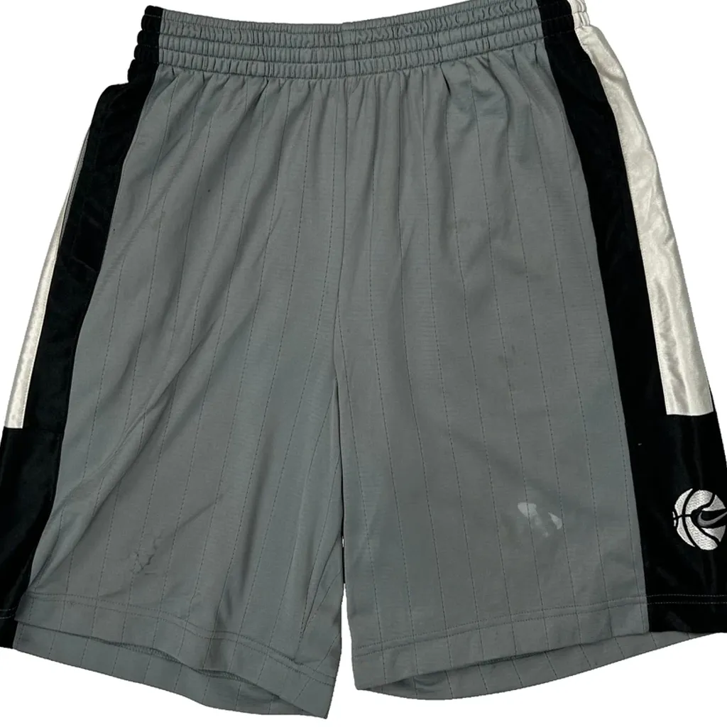 Dri-Fit Nike Sport Shorts - Large Grey Polyester - Image 4