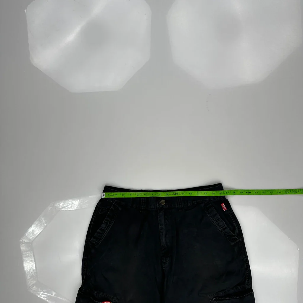 Ecko Unltd Baggy Cargo Shorts - 32W 12L Black Cotton - Image 3