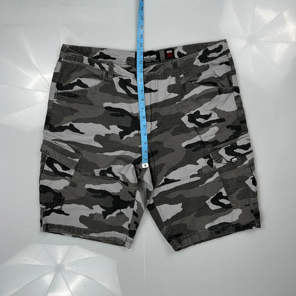 Ecko Unltd Camo Cargo Shorts - 36W 10L Gray Cotton - Image 4