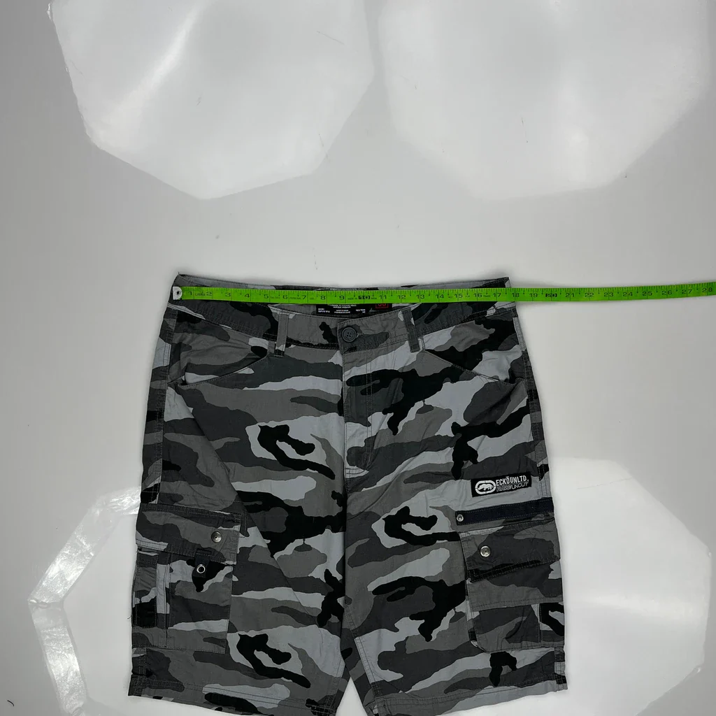Ecko Unltd Camo Cargo Shorts - 35W 10L Grey Cotton - Image 3