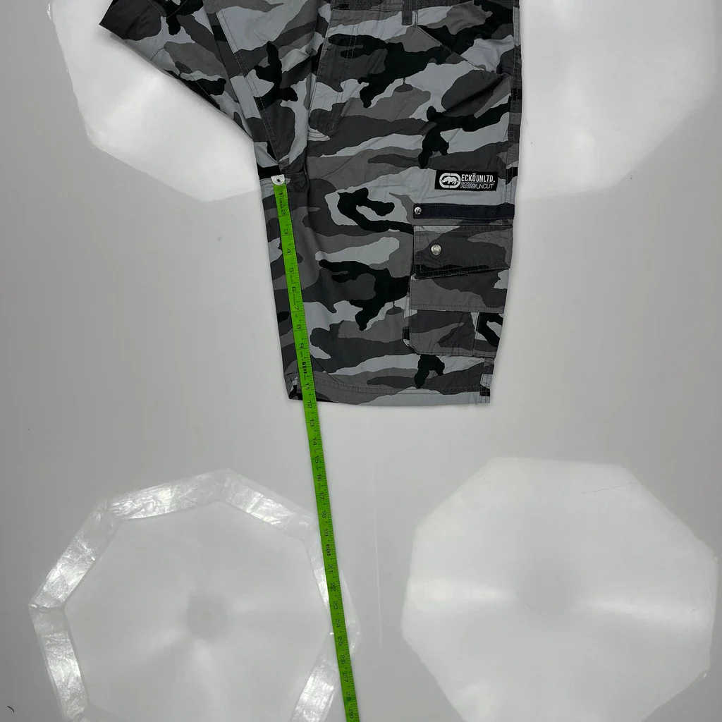 Ecko Unltd Camo Cargo Shorts - 35W 10L Grey Cotton - Image 5