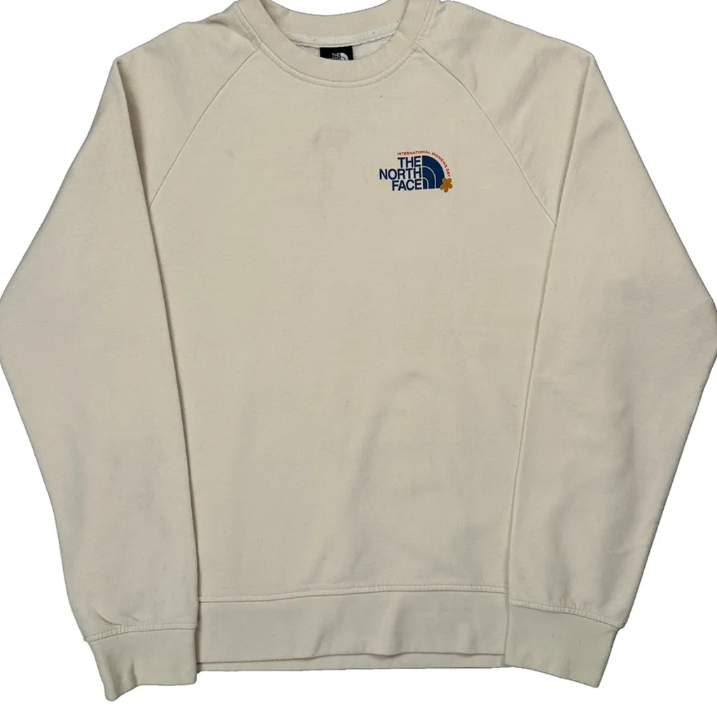 Exploration Without Compromise The North Face Graphic Sweatshirt - Large Cream Cotton - Image 4