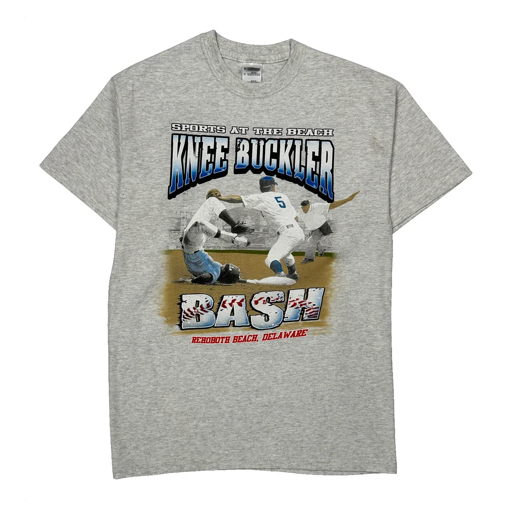 Knee Buckler Bash Gildan Graphic T-Shirt - Medium Gray Cotton