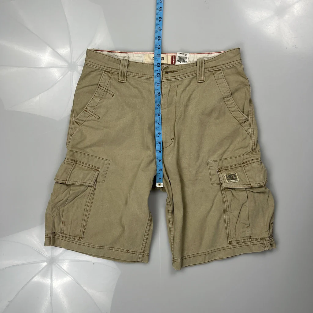 Levis Cargo Shorts - 32W 11L Beige Cotton - Image 4