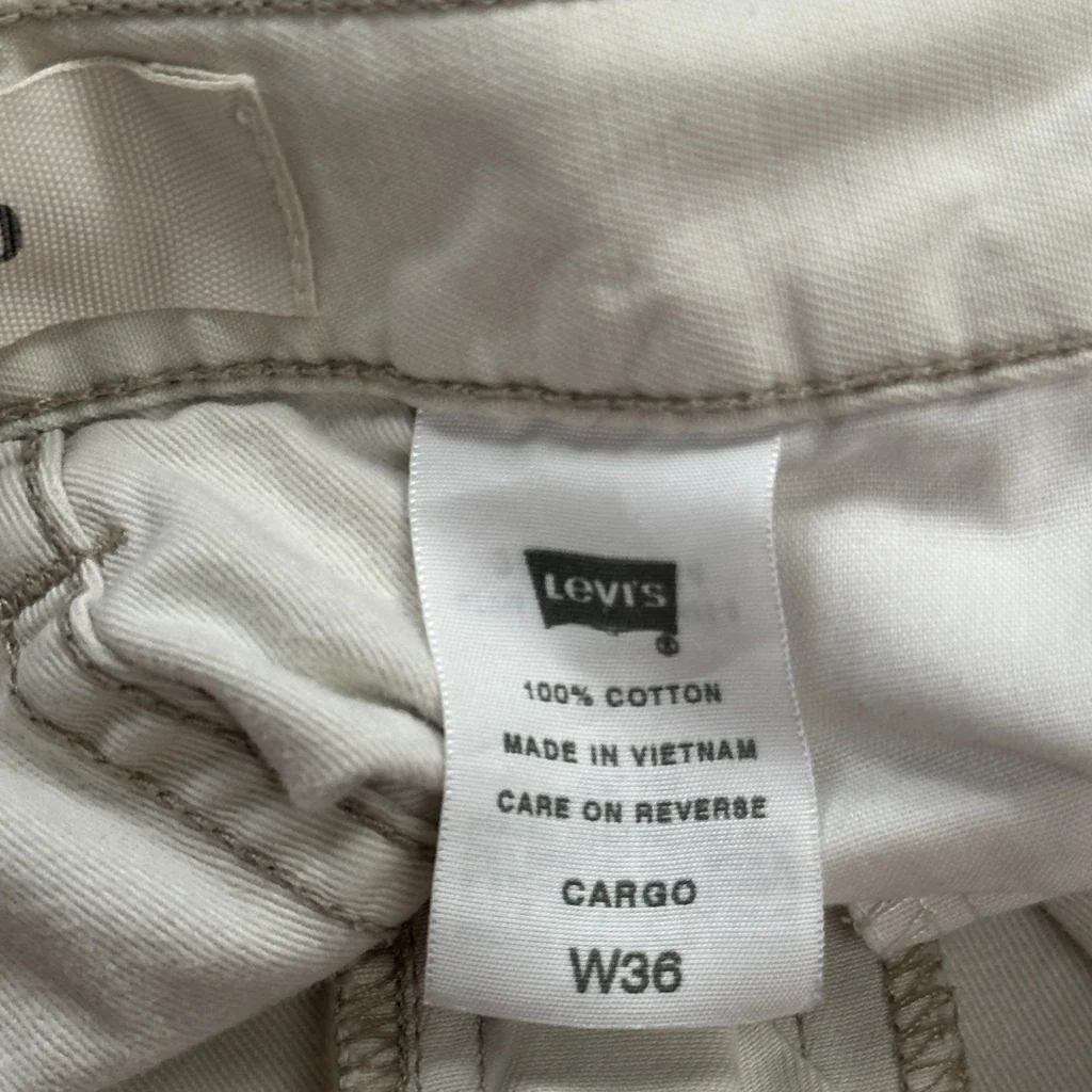 Levis Cargo Shorts - 36W 11L Beige Cotton - Image 6