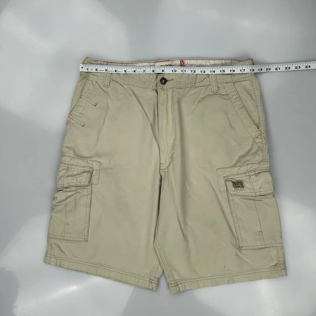 Levis Cargo Shorts - 36W 11L Beige Cotton - Image 3