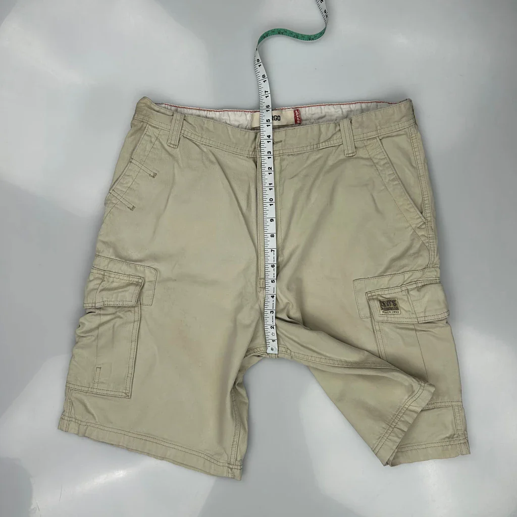 Levis Cargo Shorts - 36W 11L Beige Cotton - Image 4