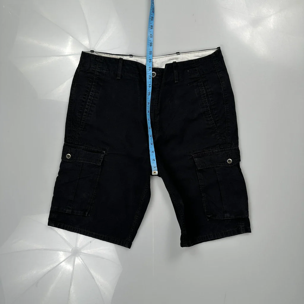 Levis Cargo Shorts - 34W 11L Black Cotton - Image 4