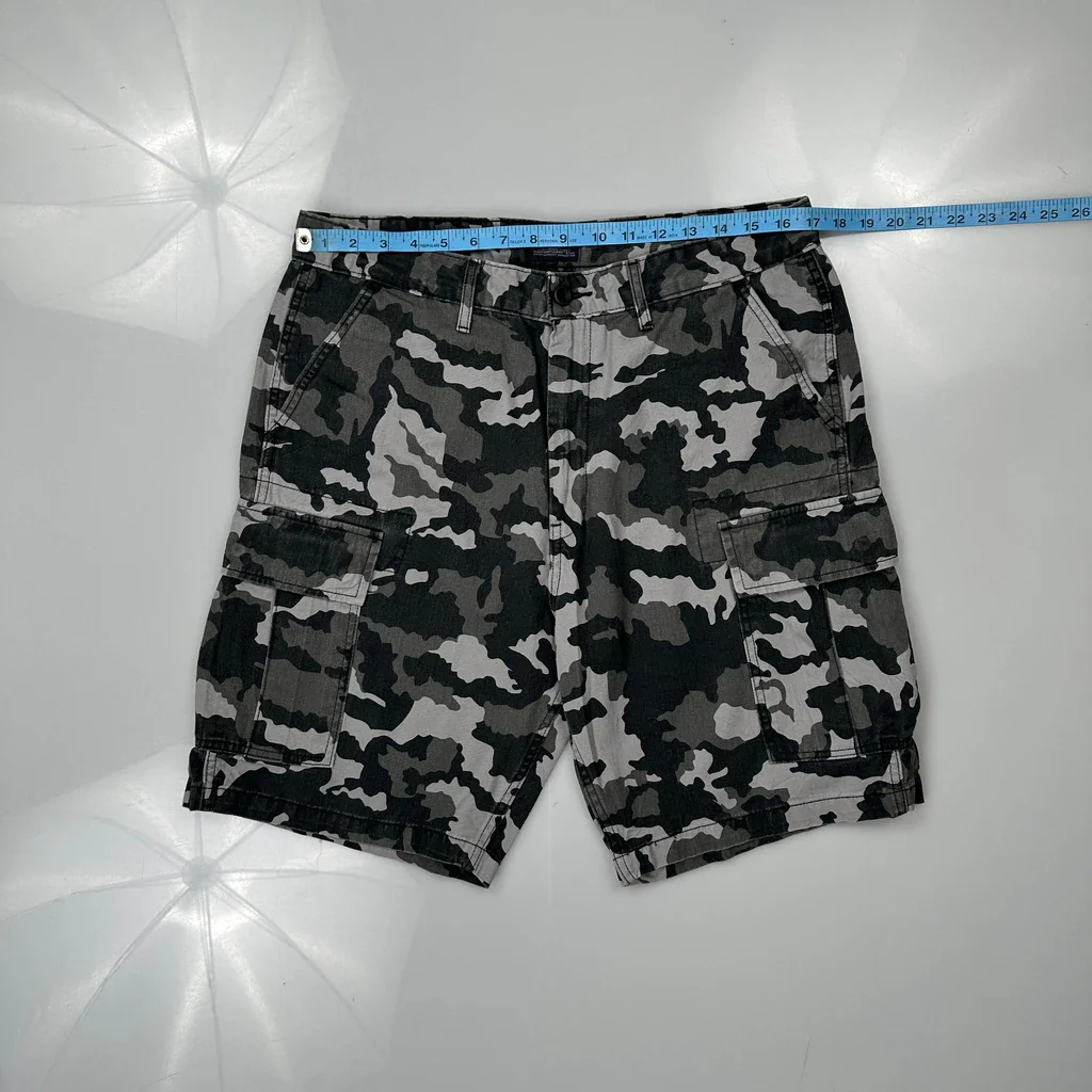 Levis Cargo Shorts - 34W 9L Camo Cotton - Image 3