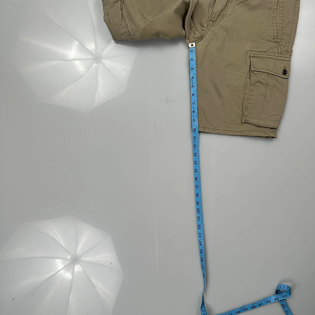 Levis Cargo Shorts - 30W 11L Khaki Cotton - Image 5