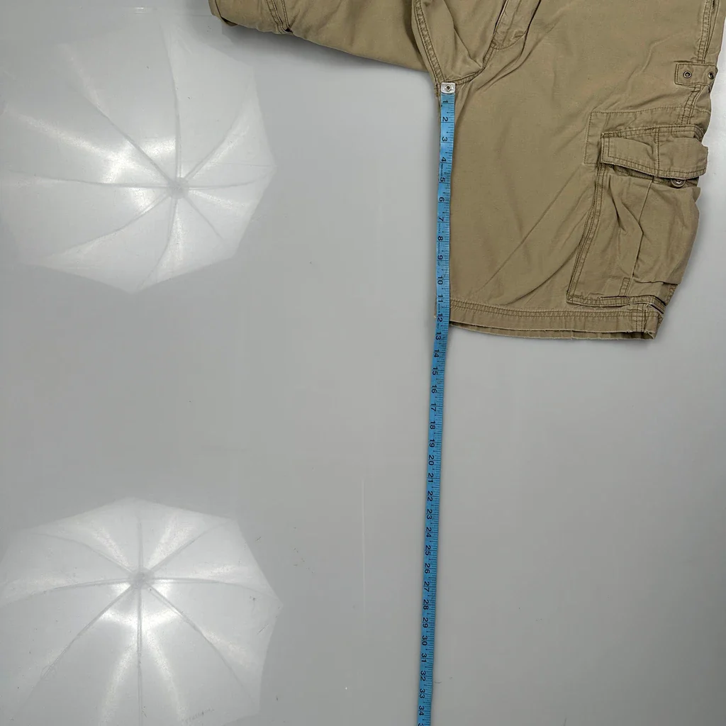 Levis Cargo Shorts - 33W 11L Khaki Cotton - Image 5
