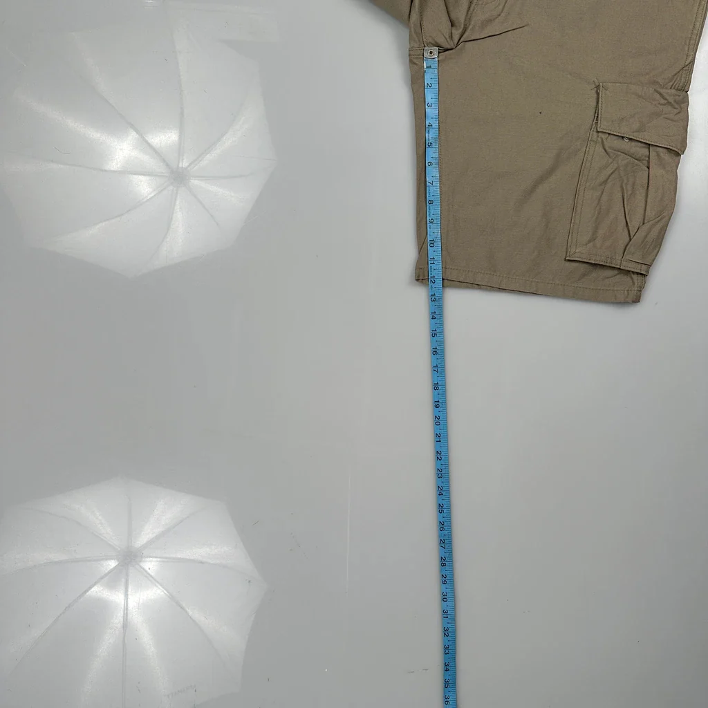 Levis Cargo Shorts - 36W 11L Khaki Cotton - Image 5