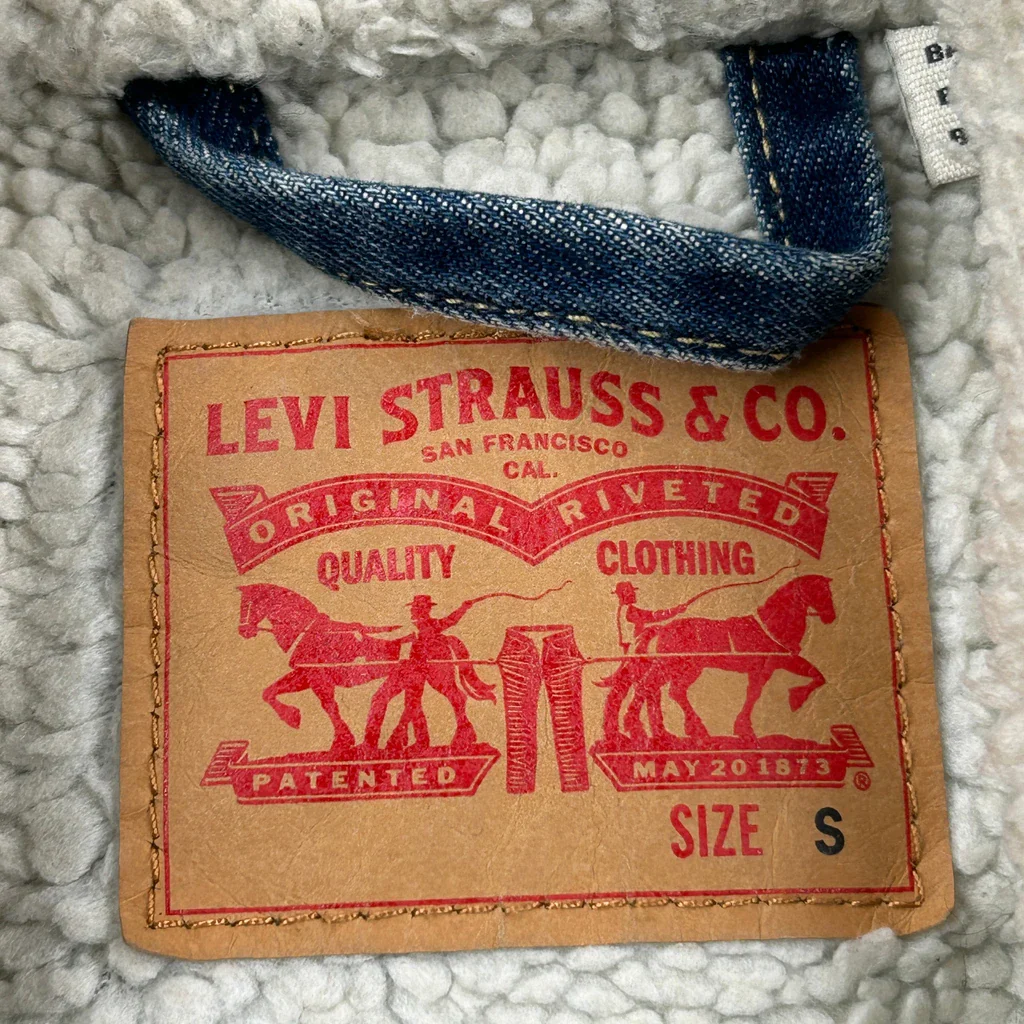 Levis Sherpa Lined Denim Jacket - Small Blue Denim - Image 3